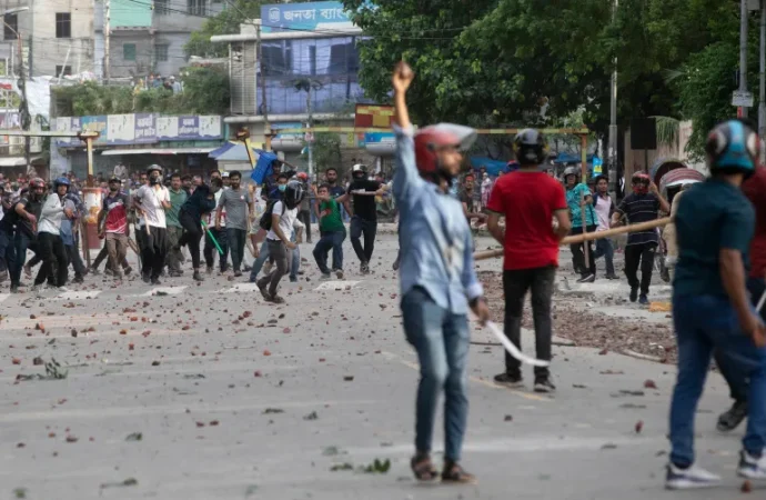 Bangladesh in Turmoil: Quota Clashes Erupt