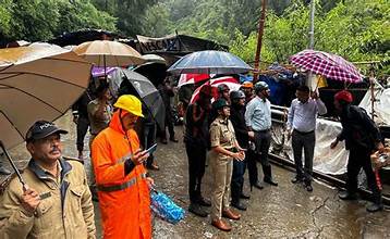 Uttarakhand Landslide: 1 Dead, 5 Injured on Kedarnath Highway Amid Heavy Rainfall